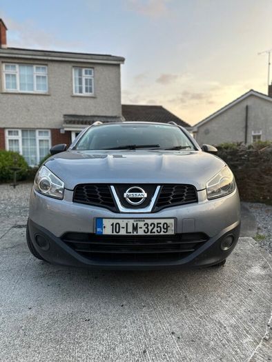 Nissan Qashqai+2 2010 read ad