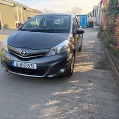 Toyota Yaris 2012 ///Manual 1.3 petrol