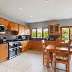 Full fitted kitchen and appliances for sale