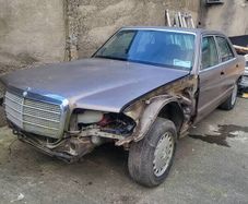 Breaking Mercedes 420se
