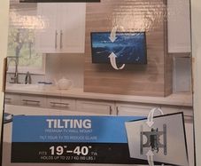 SANUS TV wall Mount