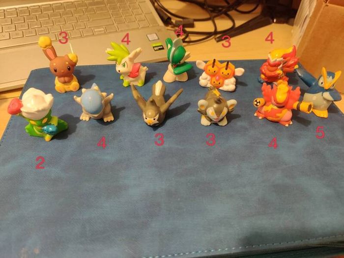 Pokemon Nintendo Bandai figure