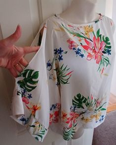 Floral top