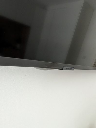 Samsung 50" 4K UHD Smart TV - Fully Functional - Minor Damage