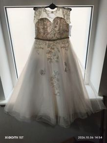 Girls elegant party dress