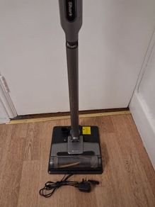 Shark cordless vacuum cleaner