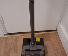 Shark cordless vacuum cleaner