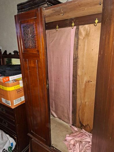 wardrobe