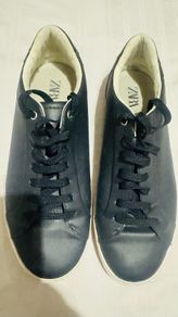 casual shoes