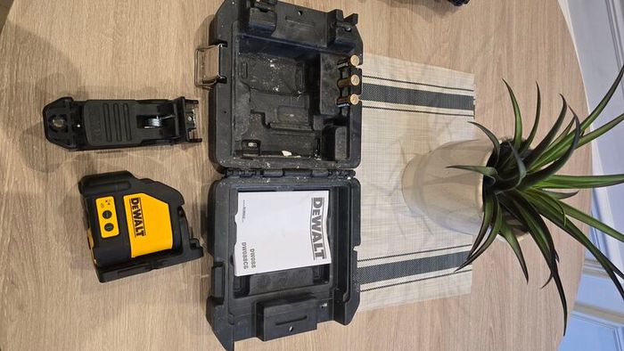 dewalt dw088cg laser level