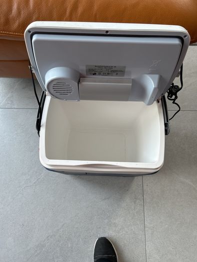 Cooler box
