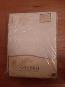 King Size Duvet Set - Broderie Anglaise Design - Brand New