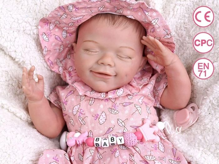 Lifelike Reborn Baby Dolls - 20-Inch Sweet Smile Realistic-Newborn Baby Dolls Sleeping Baby Girl Real Life Baby Dolls with Toy Accessories Gift Set (FREE POSTAGE)