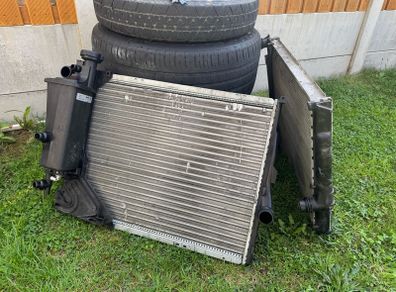 E46 Radiator with Expansion bottle
