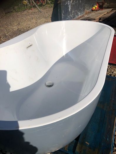 Bath tub for sale