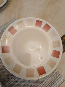5 x side plates & matching salt and pepper shaker