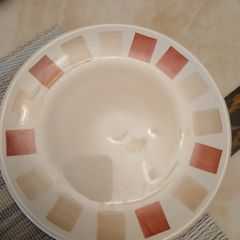 5 x side plates & matching salt and pepper shaker