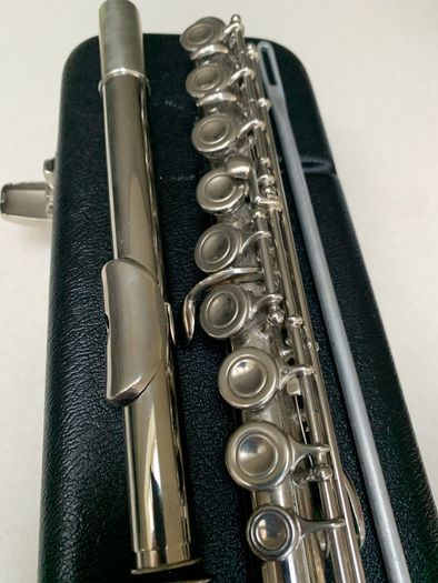 Bossey & Hawkes regent flute with case