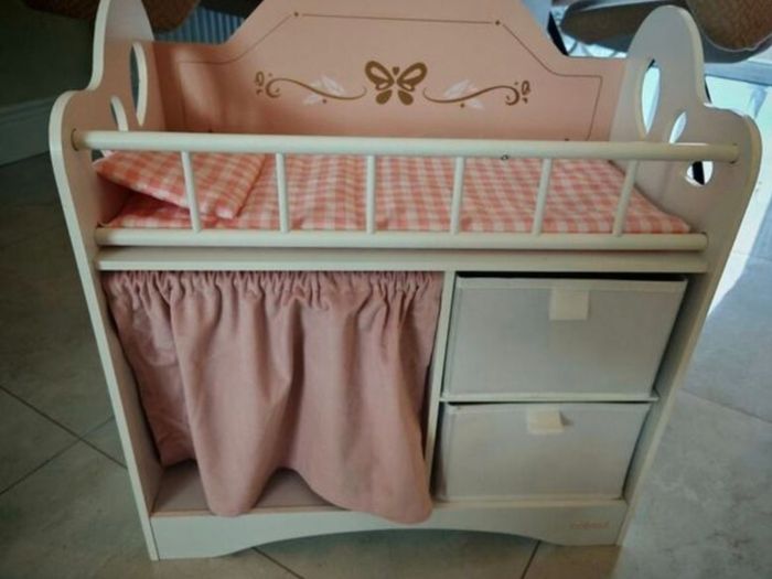 Dolls Crib