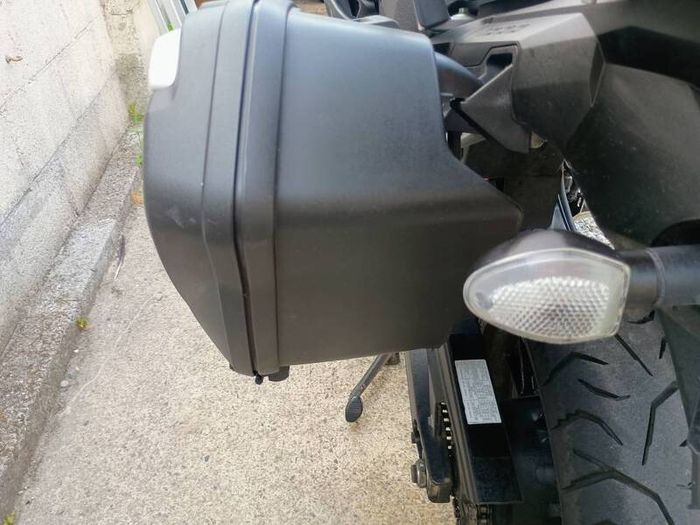 Suzuki V Strom OEM panniers