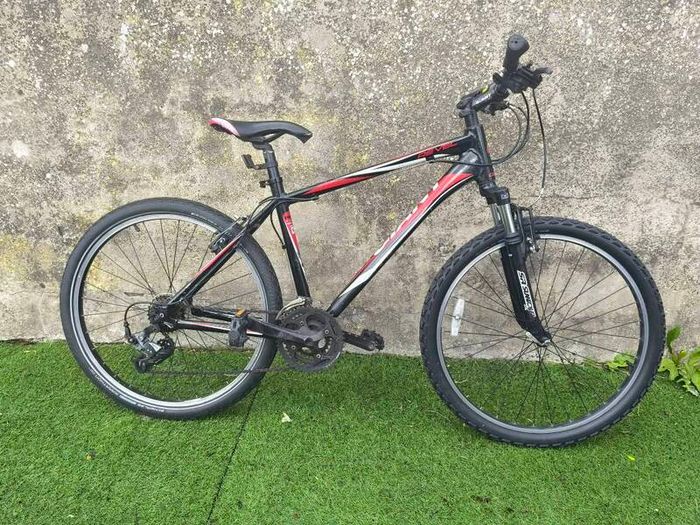 19" Giant Alux 6000 Mountain Bike