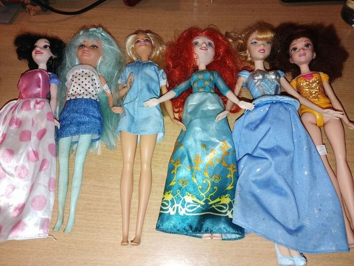 Barbie and Disney dolls bundle