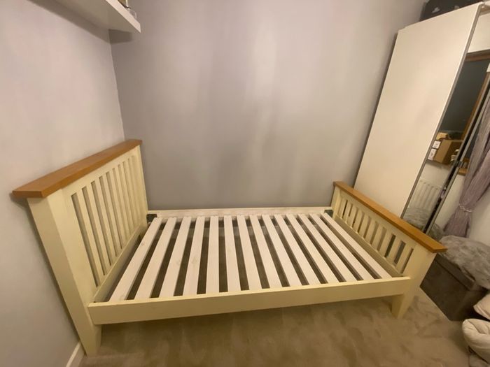 Oak frame single bed