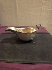 1905 Irish Sterling Silver S D Neill Gravy Boat
