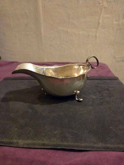 1905 Irish Sterling Silver S D Neill Gravy Boat