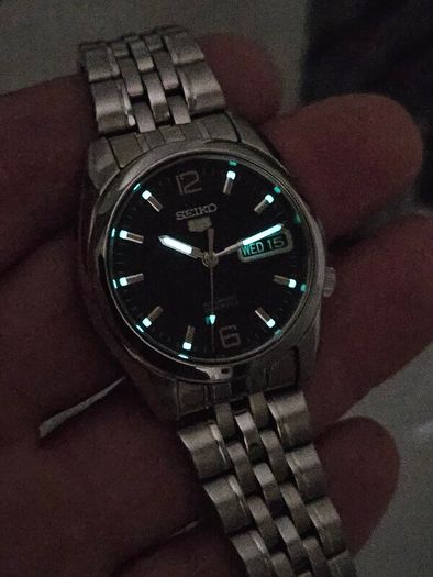 Watch Seiko 5 Automatic.
