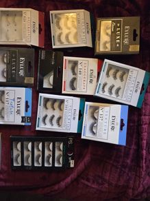 False eyelashes bundle