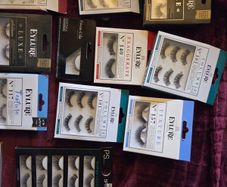 False eyelashes bundle