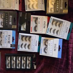 False eyelashes bundle