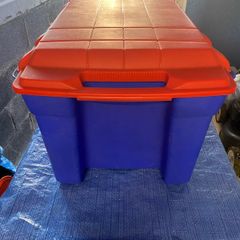 Large storage container