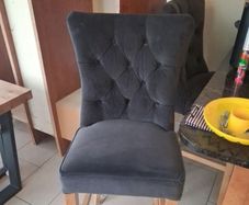 2 high chairs