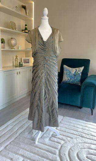 Elegant Ladies Special Occasion Dress with Bolero. Size UK 14 / EU 42