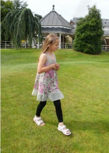 Dress  Age 6-7