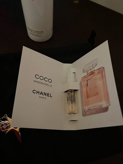CHANEL Coco Mademoiselle Bundle - Mist, Charm & Sample
