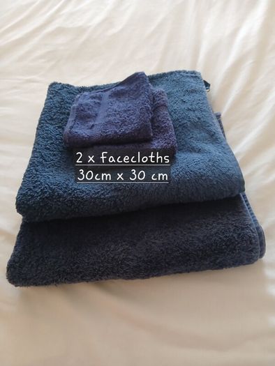2 x bath towels. 2 x facecloths. Navy. Cotton.
