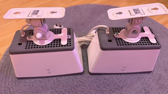 Sonos Play 3's in perfect condition with wall/ceiling mounts