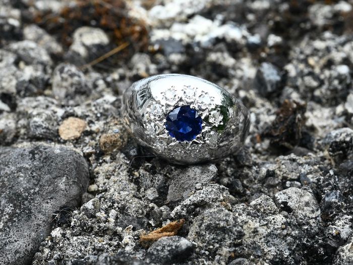 Vintage Ladies or Gents 1960s Sapphire & Diamond Ring