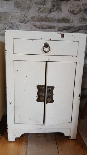 Bedside Lockers