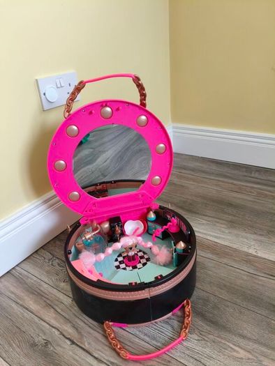 L.O.L Hair Salon