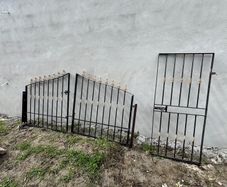 Cast iron gates