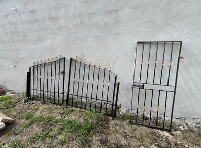 Cast iron gates