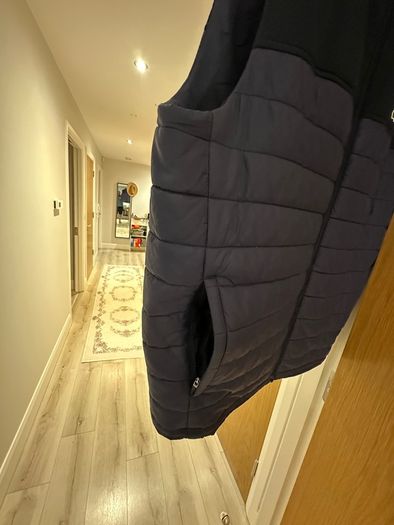 Lacoste men sleveless jacket / vest