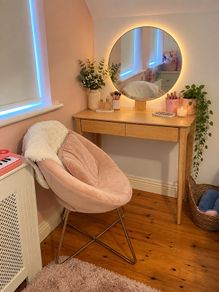 dressing table