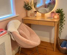 dressing table