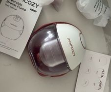 Momcozy M6 breast pump