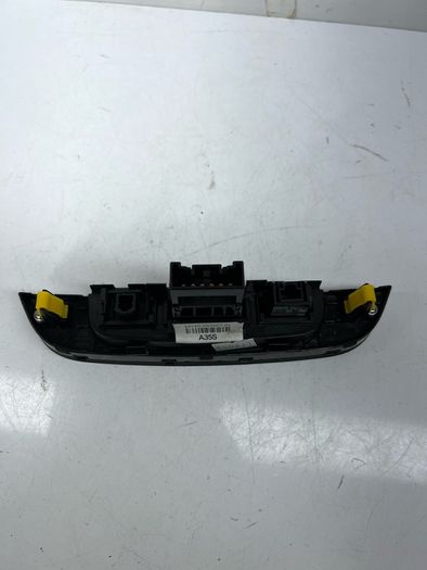 Hyundai IX35 2015 Hazard Light Switch Panel 84740-2S350TJN A2l6b5s